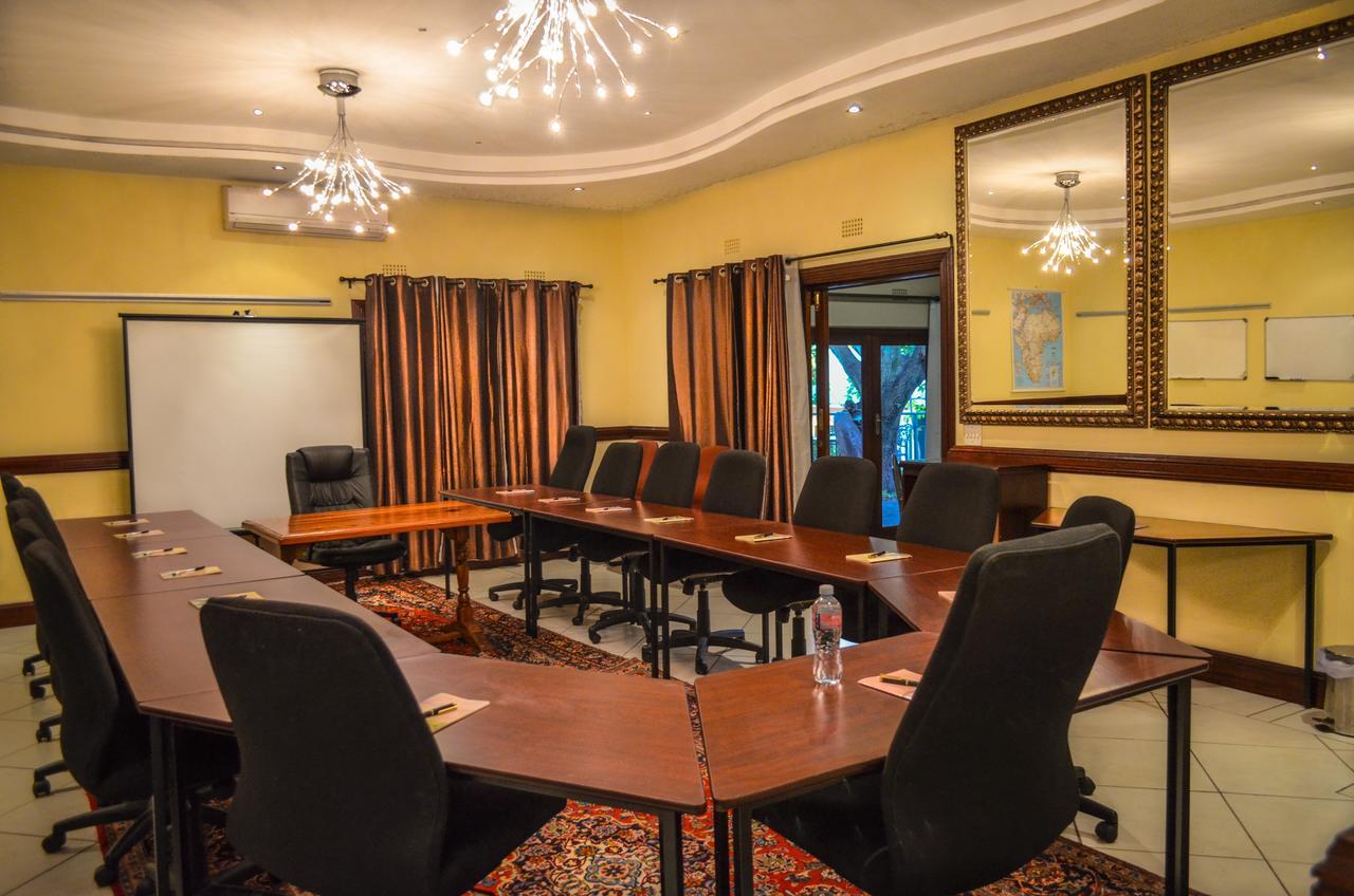 Elizabeth Manor Guest House Йоханнесбург Экстерьер фото