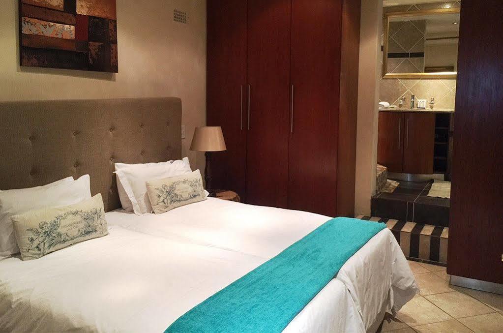 Elizabeth Manor Guest House Йоханнесбург Экстерьер фото