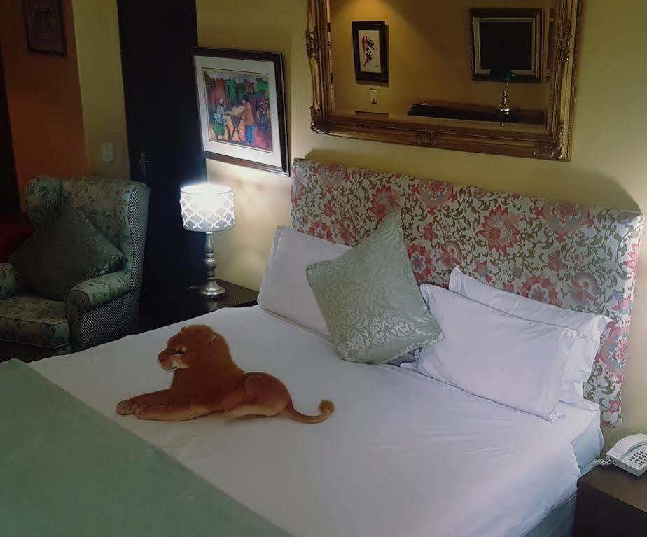 Elizabeth Manor Guest House Йоханнесбург Экстерьер фото
