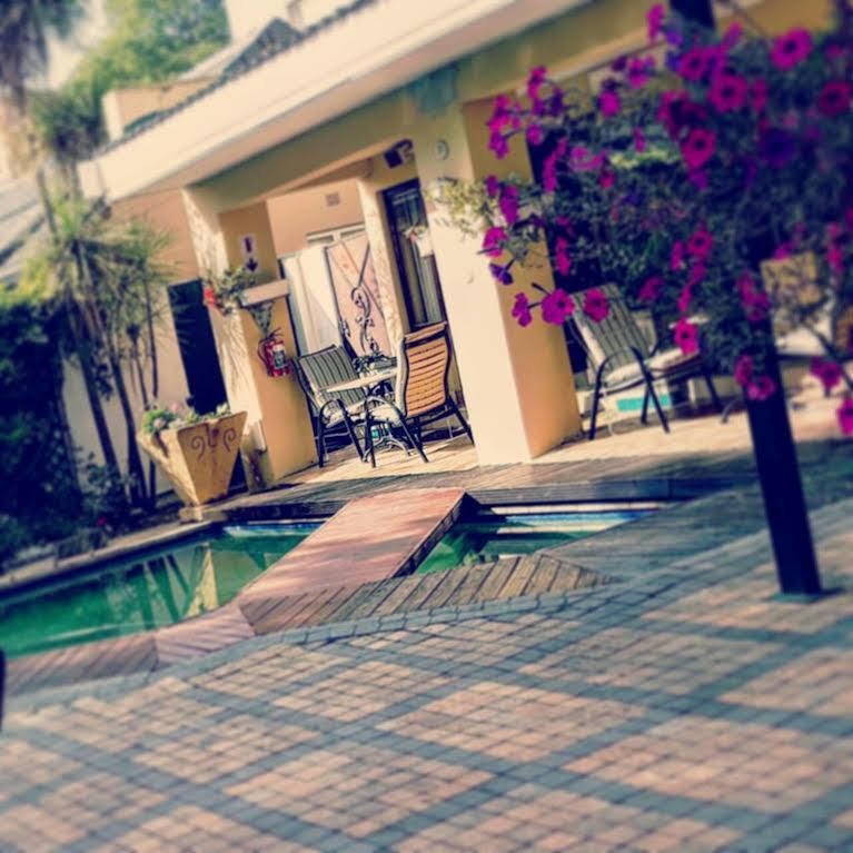 Elizabeth Manor Guest House Йоханнесбург Экстерьер фото